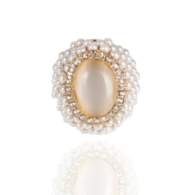 Овальное кольцо из белого нефрита и розового золота с жемчугом и бриллиантами